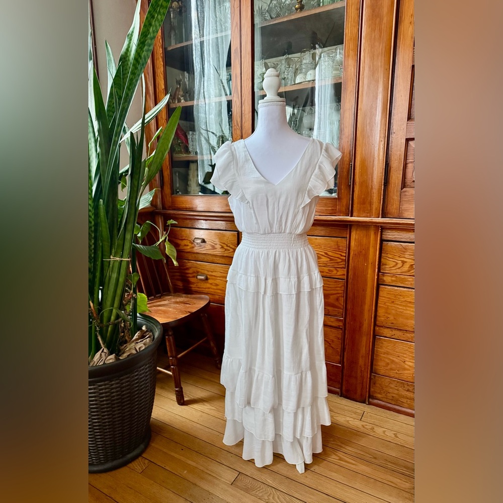 Chic White Maxi Dress with Ruffle Accents